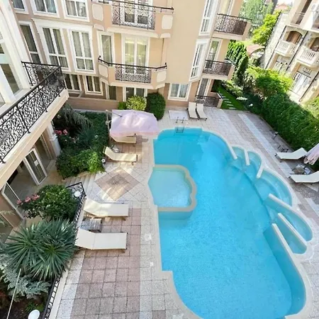 In Dawn Park Deluxe Apartment *