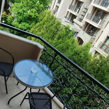 In Dawn Park Deluxe Apartment *